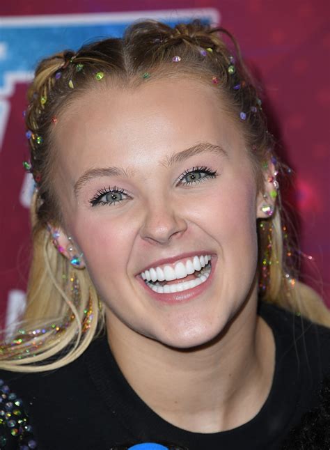 The star's updated 'do came as a surprise to her fans and followers. . Jojo siwa cornrows